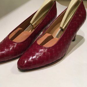 BOTTEGA VENETA Intrecciato Leather Weave Wine Burgundy Heels Pumps – Size 6.5